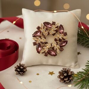 New In Box! Mauve Crystal Wreath Brooch